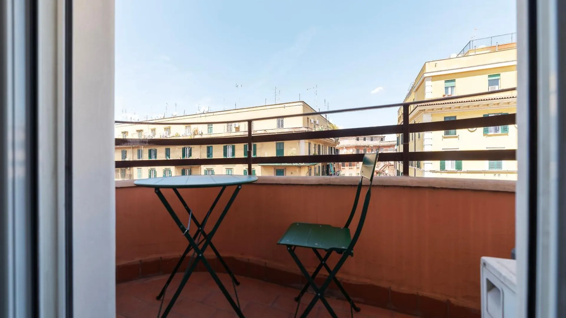 Vista Sulla Basilica Di San Giovanni Mm Lodi Apt Rome
